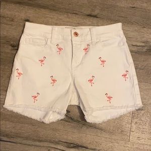 White Abercrombie kids short with flamingo detail